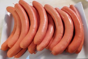 Saucisse de francfort la pièce 0.80€ soit  11.80 € le Kg